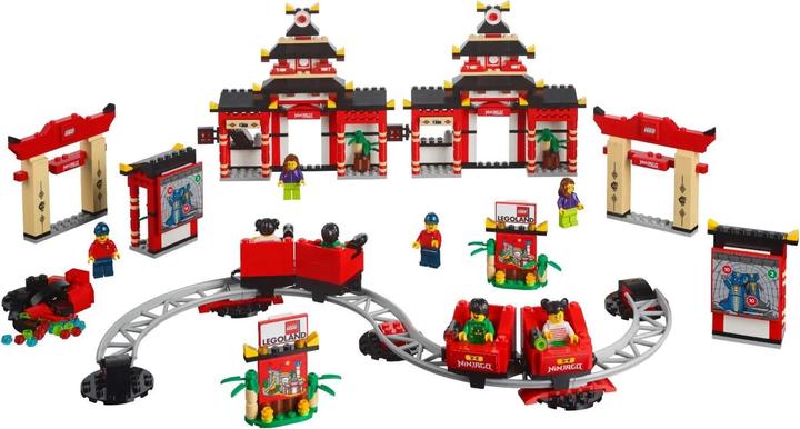 Actual product image LEGO Promotional Exclusive LAND NINJAGO World (40429, LEGO Ninjago)