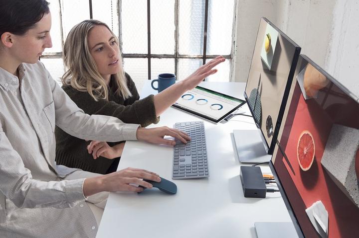Produktbild Microsoft Surface Dock (Docking Port, 8 Ports)