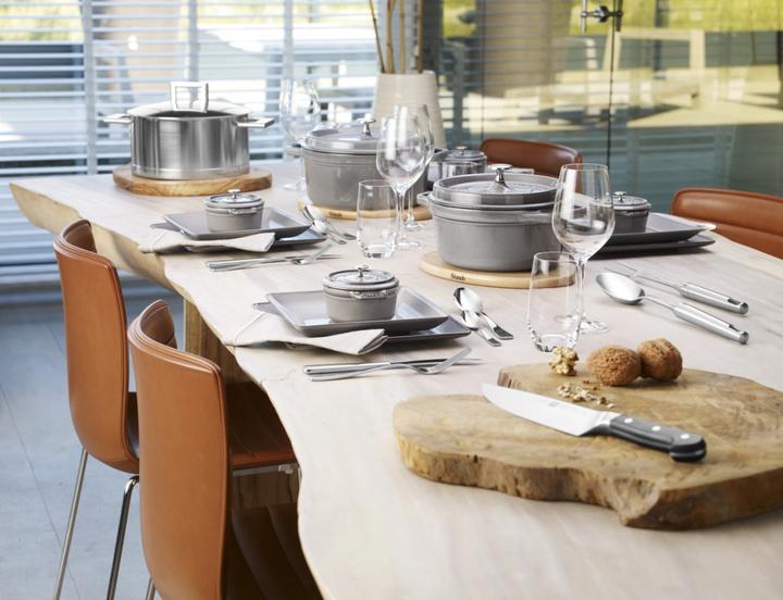 Produktbild Staub Cocotte (28 cm, Bräter + Schmortopf, Gusseisen, Emaille)