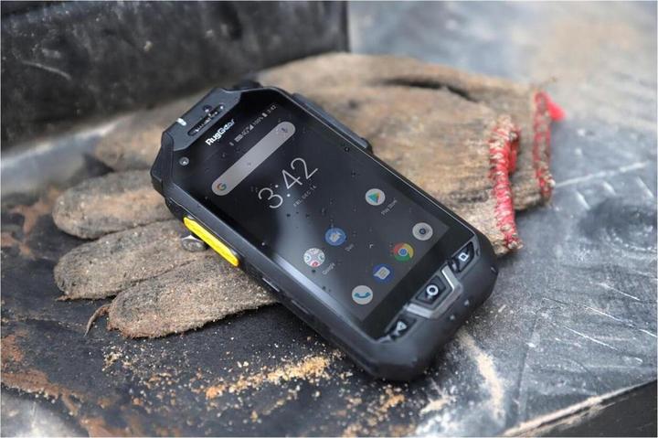 Actual product image Rug Gear RG725 (32 GB, Black, 4", Dual SIM, 13 Mpx, 4G)