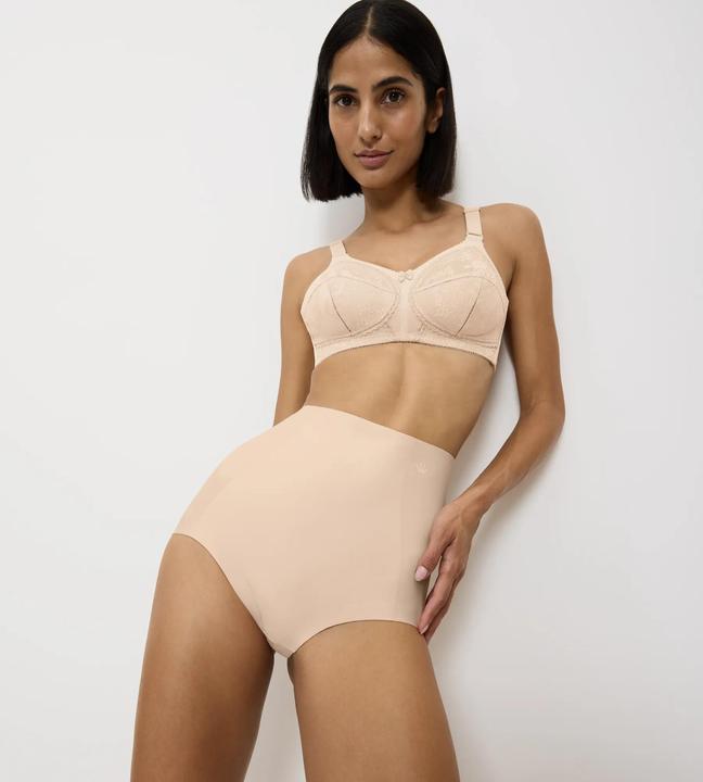 Actual product image Triumph Medium Shaping Series Highwaist Panty (M, Single pack)