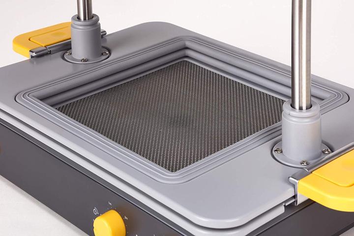 Actual product image Mayku FormBox