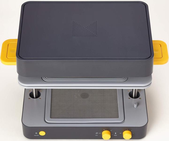 Actual product image Mayku FormBox