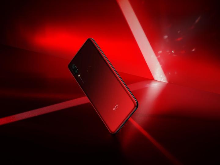 Produktbild Xiaomi Redmi 7 (32 GB, Red, 6.26", Hybrid Dual SIM, 12 Mpx, 4G)