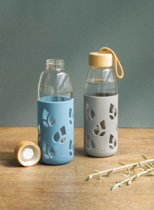 Actual product image Pebbly Glass bottle w. bamboo d. and silicone sleeve, blue, 55cl (0.55 l)