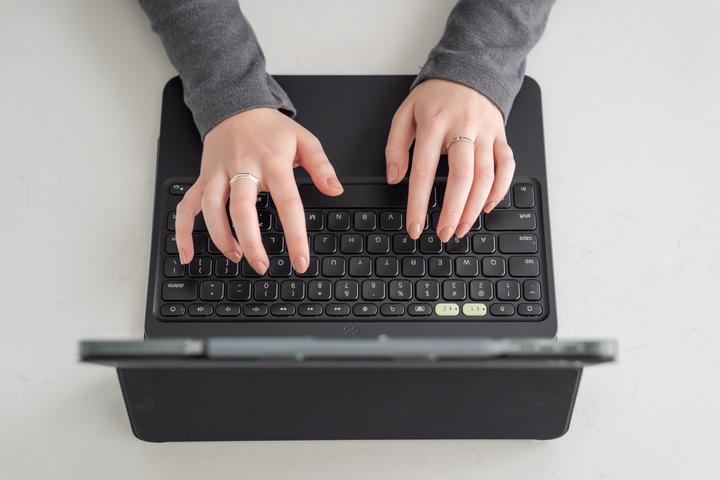 Produktbild Zagg Pro Keys 2 (CH, iPad Pro 11 2024 (M4))