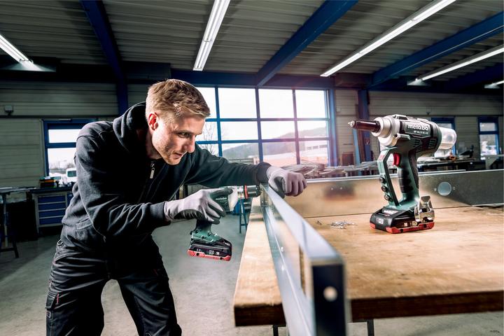Actual product image Metabo NP 18 LTX cordless blind rivet gun