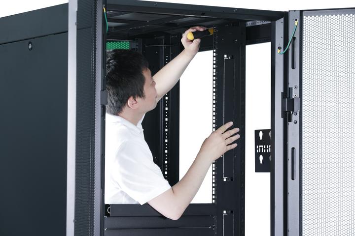 Actual product image APC Easy Rack 42U (42 RU, 19 inch rack)