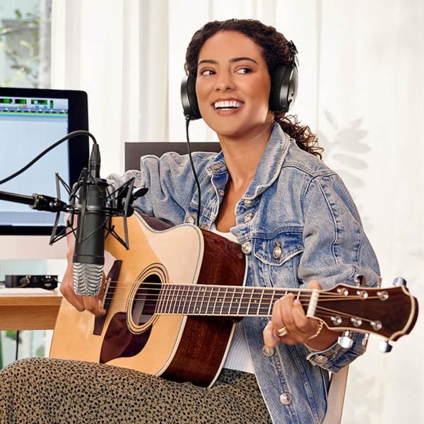 Produktbild RØDE NT1 5th Generation Mikrofon Schwarz mit Stativ-Arm in Weiss