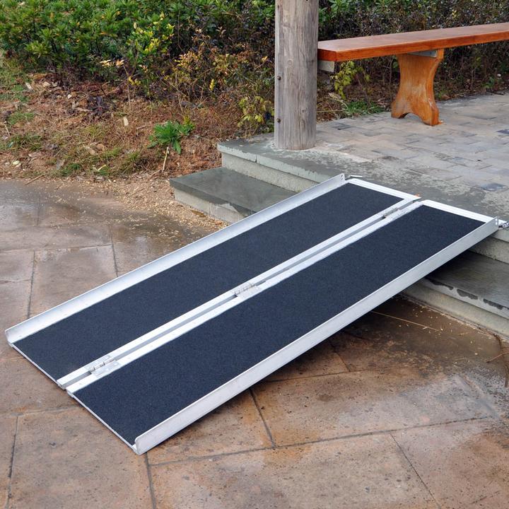 Produktbild Wiltec Rollstuhlrampe faltbar 122cm 270kg Rollstuhl Alu Rampe rutschfest mobil