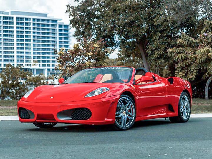 Immagine prodotto Smartbox Un'esperienza di guida fuori dal comune: 2 ore al volante di una Ferrari F430 Spider (1 pers.)