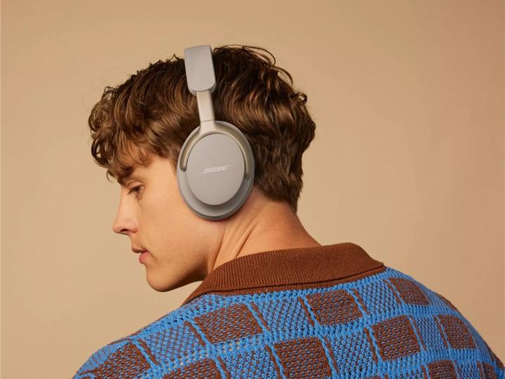 Produktbild Bose QuietComfort Ultra (ANC, 18 h, Kabelgebunden, Kabellos)