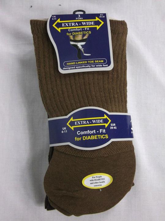 Actual product image Universal Textiles Extra wide comfort fit socks (3 pairs) (pack of 3, 39 - 45)