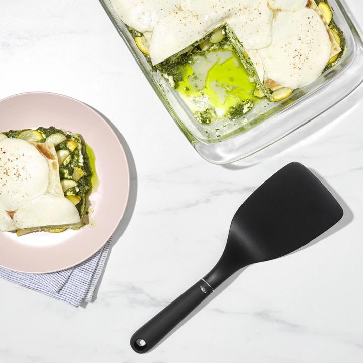 Actual product image OXO Lasagna shovel