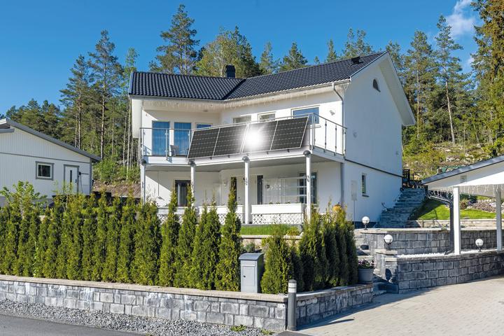 Actual product image Schwaiger Balcony power station + inverter (600 W, 1.46 kg)