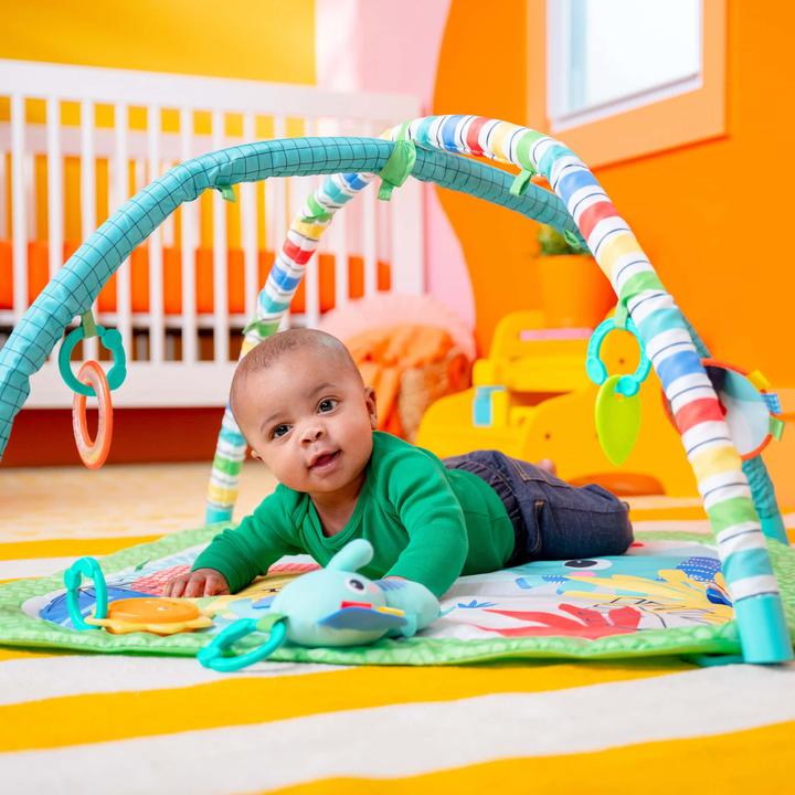 Image du produit Bright Starts Wild Wiggles™ FoldAway™ Gym d'activités