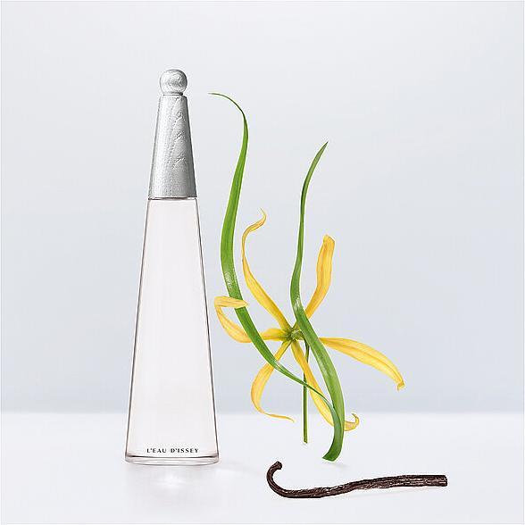 Produktbild Issey Miyake L'Eau D'Issey - Eau Parfum Intense (Eau de Parfum, 50 ml)