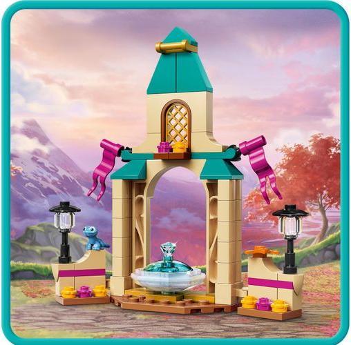 Actual product image LEGO Anna's castle courtyard (43198, LEGO Disney)