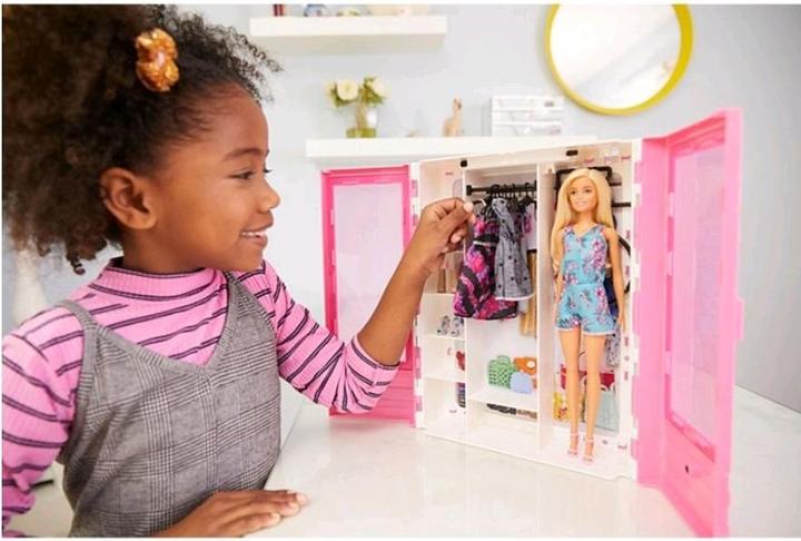Produktbild Barbie Kleiderschrank mit Puppe