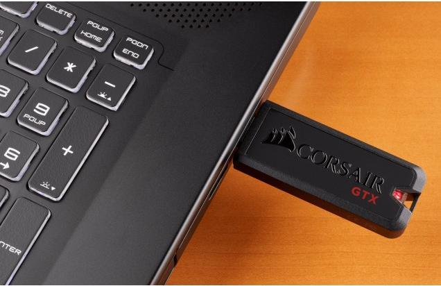 Actual product image Corsair Flash Voyager GTX (256 GB, USB-A, USB 3.0)