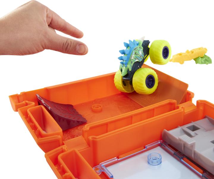 Immagine prodotto Hot Wheels Monster Trucks Stunt N' Go Fossil Fuel Playset (EC)
