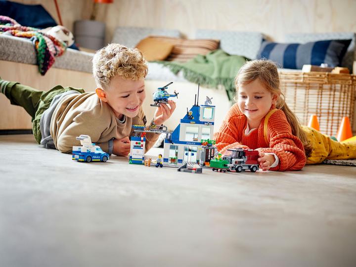 Produktbild LEGO Polizeistation (60316, LEGO City)