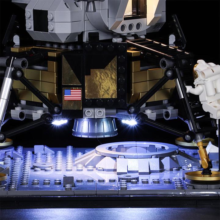Image du produit BrickBling Kit d'éclairage LED pour LEG- NASA : module lunaire Apollo 11 (10266), télécommande incluse
