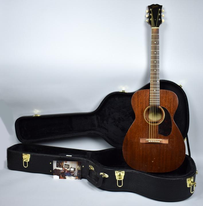 Actual product image Guild M-20 (Acoustic guitar, Mahogany)