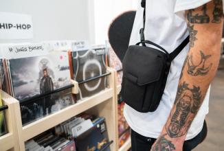 Actual product image Wandrd X1 Cross Body Bag Small Zwart (Camera shoulder bag, 1 l)