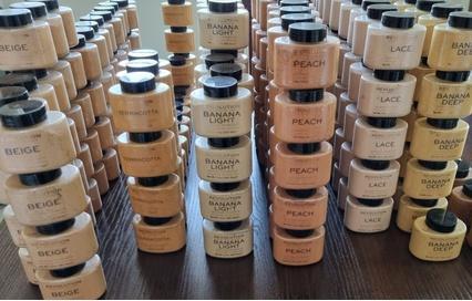 Produktbild Makeup Revolution Banana Brighten Loose Baking Powder Illuminating Loose Face Powder 30G