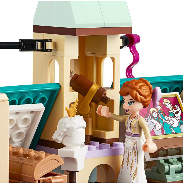 Actual product image LEGO Arendelle Castle (41167, LEGO Disney)