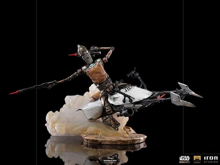 Actual product image Iron Studios Star Wars The Mandalorian statuette 1/10 Deluxe Art Scale IG-11 & The Child 20 cm