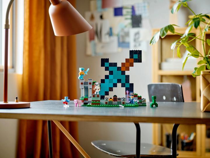 Actual product image LEGO 21244 The Sword Outpost (21244, LEGO Minecraft)