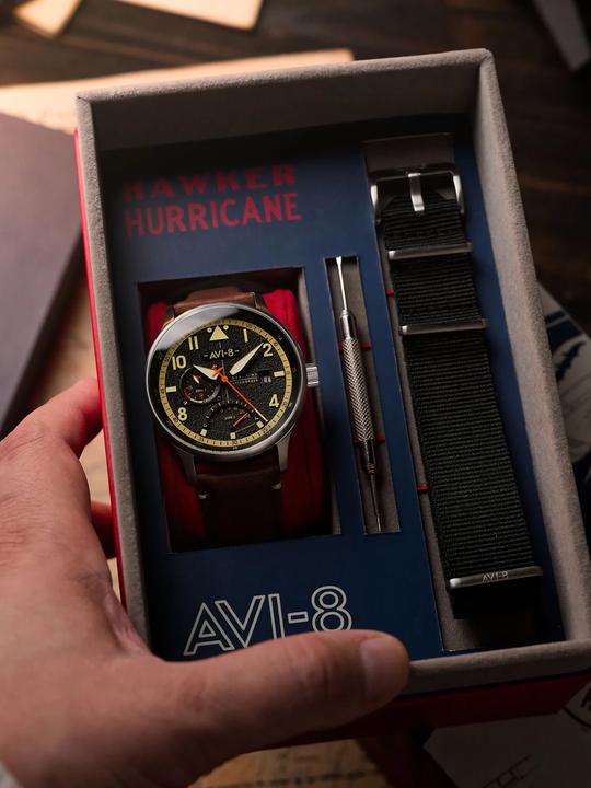 Image du produit AVI-8 AV-4101-0B Hawker Hurricane McKellar Dual Time (Montre pilote)