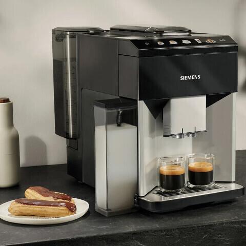 Actual product image Siemens Fully automatic coffee maker, EQ500 integral, Daylight silver, piano lacquer black, TQ513D01 (CH plug)