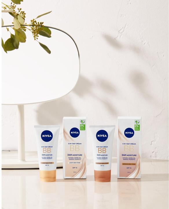 Actual product image NIVEA 5in1 Day Care BB Light SPF15