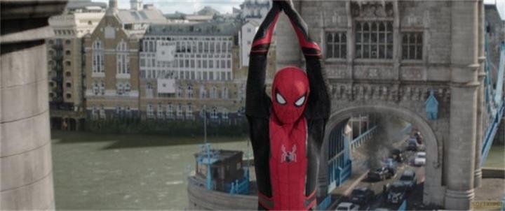 Actual product image DVD Spiderman - Far From Home (DVD, 2019, German, French, English)