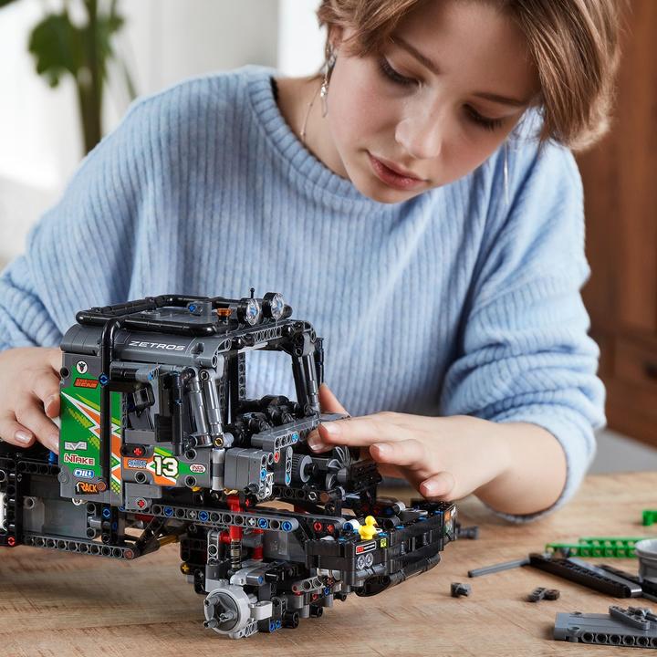 Actual product image LEGO Mercedes-Benz Zetros Offroad Truck (42129, LEGO Technic)