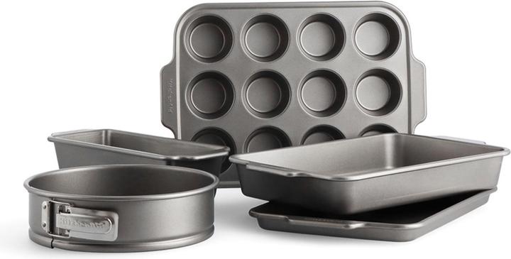 Immagine prodotto KitchenAid Set da 5 pezzi: pagnotta, tortiera, teglia per biscotti, teglia per muffin 12 pezzi, teglia a forma (24 cm)