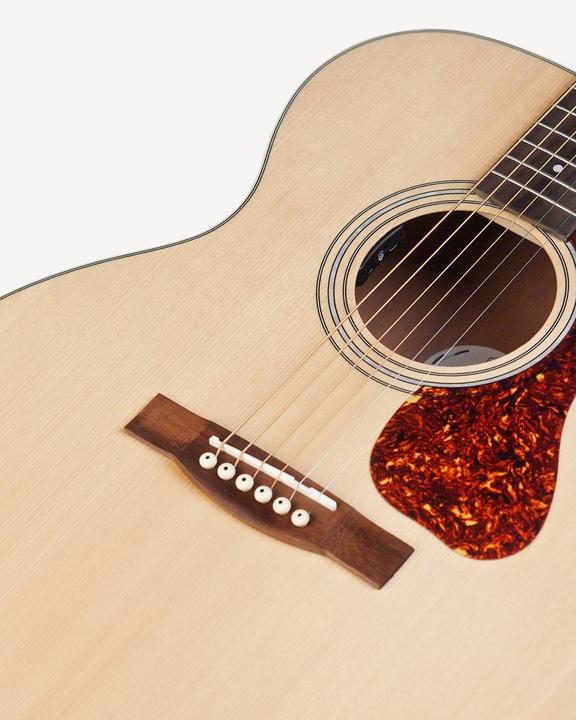 Immagine prodotto Guild Om-240e (Chitarra semi acustica, Mogano)