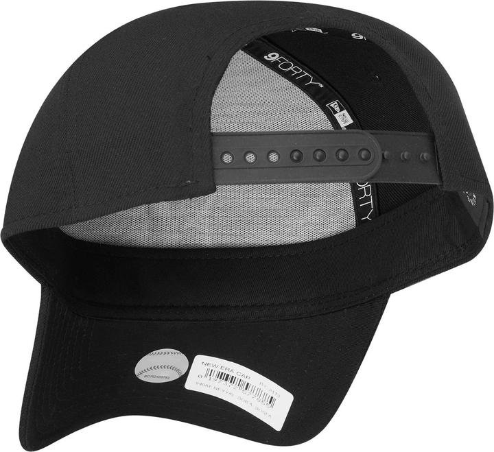 Actual product image New Era 9Forty Snapback Trucker Cap New York Yankees Black