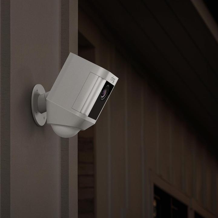 Actual product image Ring Spotlight Cam Battery (1920 x 1080 Pixels)