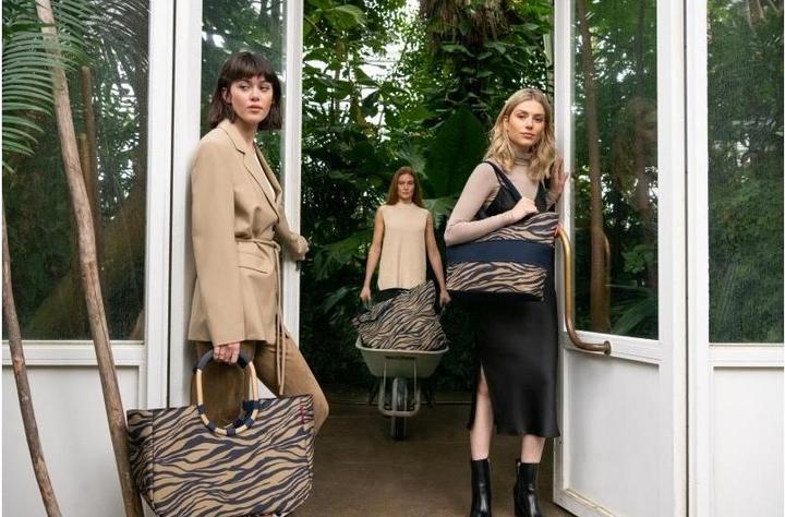 Actual product image reisenthel Bag Classic Shopper XL Sumatra