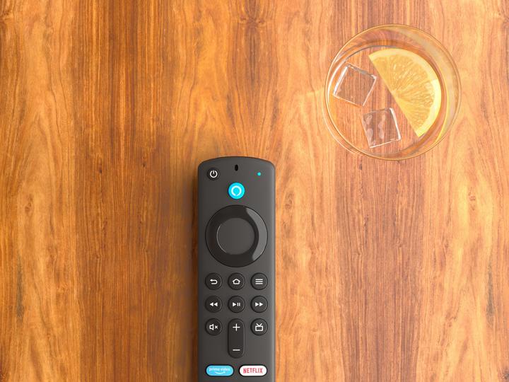 Image du produit Amazon Fire TV Stick (2021) incl. télécommande vocale Alex (8 Go, Fire OS)