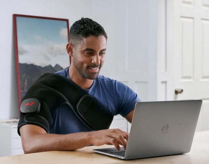 Actual product image Hyperice Venom 2 Shoulder - Right