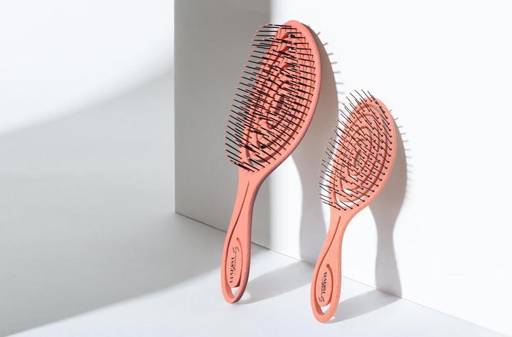 Actual product image Vanessa Beauty Detangle Straw Brush Travel Size