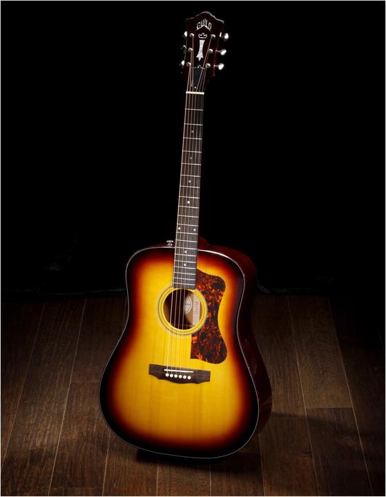 Produktbild Guild D-40E Antique (Halbakustik Gitarre, Mahagoni, Walnuss)