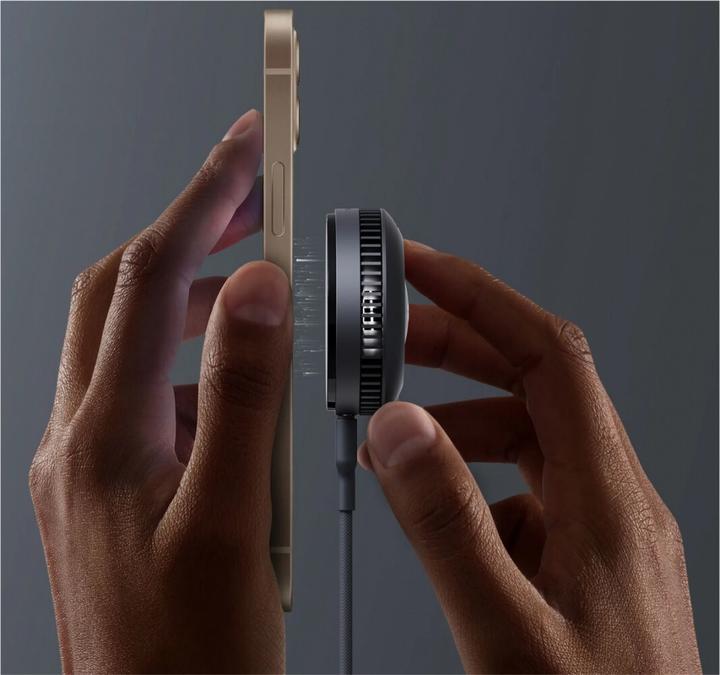 Actual product image Aukey Mag Fusion (15 W)