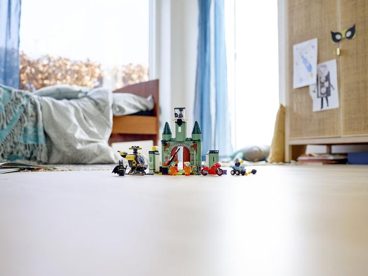 Image du produit LEGO Joker en fuite et Batman (76138, LEGO DC)