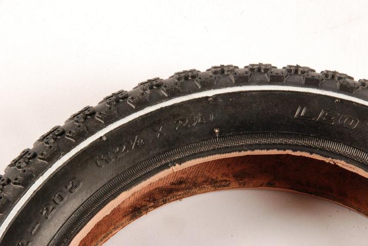 Produktbild Volare 12,5" x 2 1/4" Schwarzer KinderVeloreifen - Hochwertiger Ersatzreifen für Kinderfahrräder